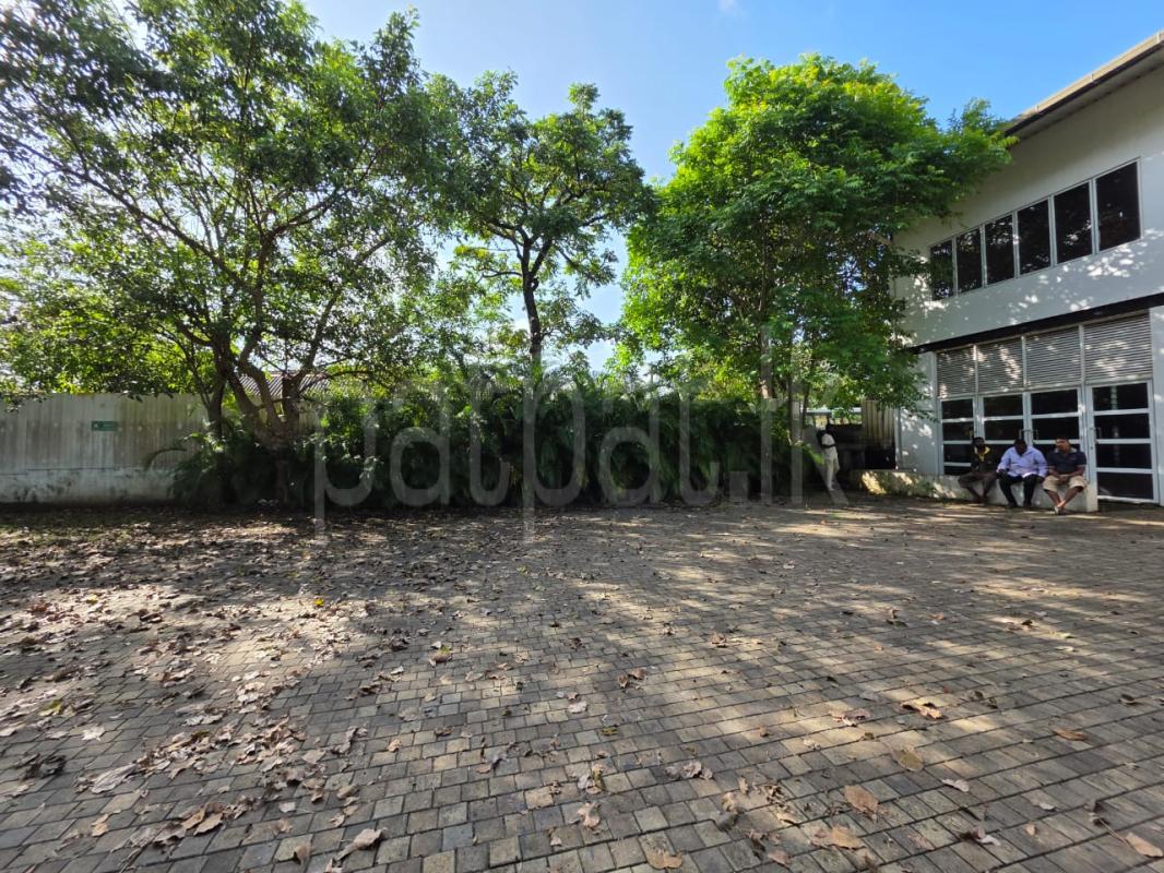 Warehouse / Storage for Sale in Moratuwa