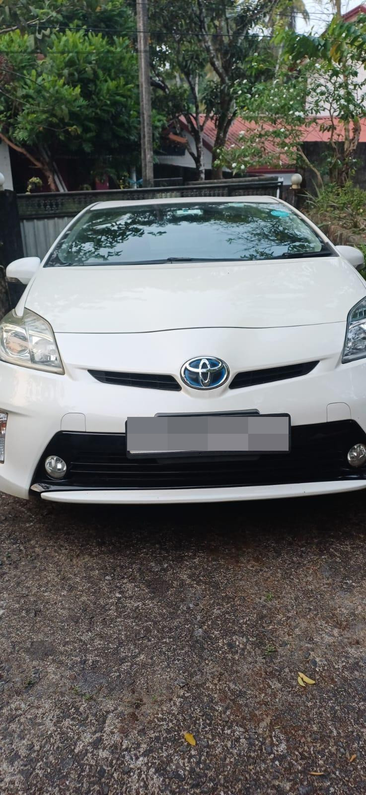 Toyota Prius 2014 - Used Car sale in Sri Lanka - patpat.lk