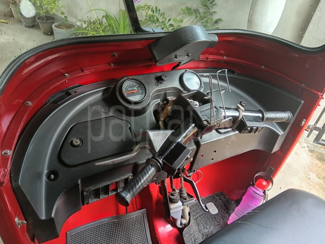 Bajaj Three Wheel 2012 - பயன்படுத்தப்பட்டது முச்சக்கர வண்டி sale in Sri Lanka - patpat.lk