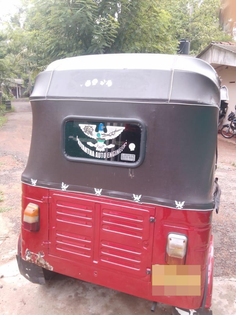 Bajaj 2 stroke 2005 - பயன்படுத்தப்பட்டது முச்சக்கர வண்டி sale in Sri Lanka - patpat.lk