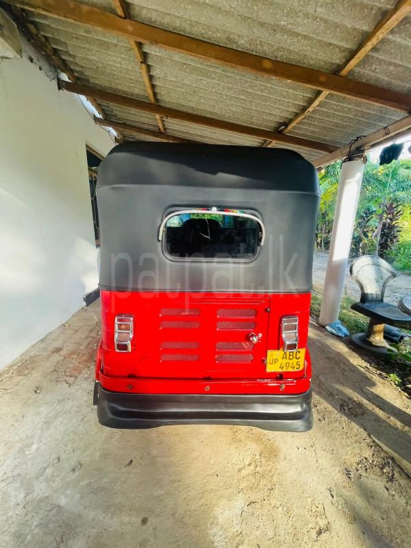 Bajaj Three Wheel 2015 - மறுசீரமைக்கப்பட்டது முச்சக்கர வண்டி sale in Sri Lanka - patpat.lk