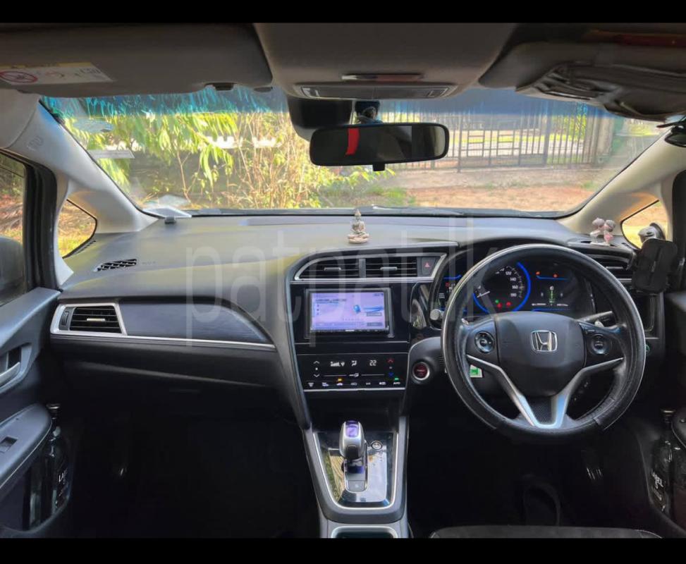 Honda Shuttle 2015 - பயன்படுத்தப்பட்டது கார் sale in Sri Lanka - patpat.lk
