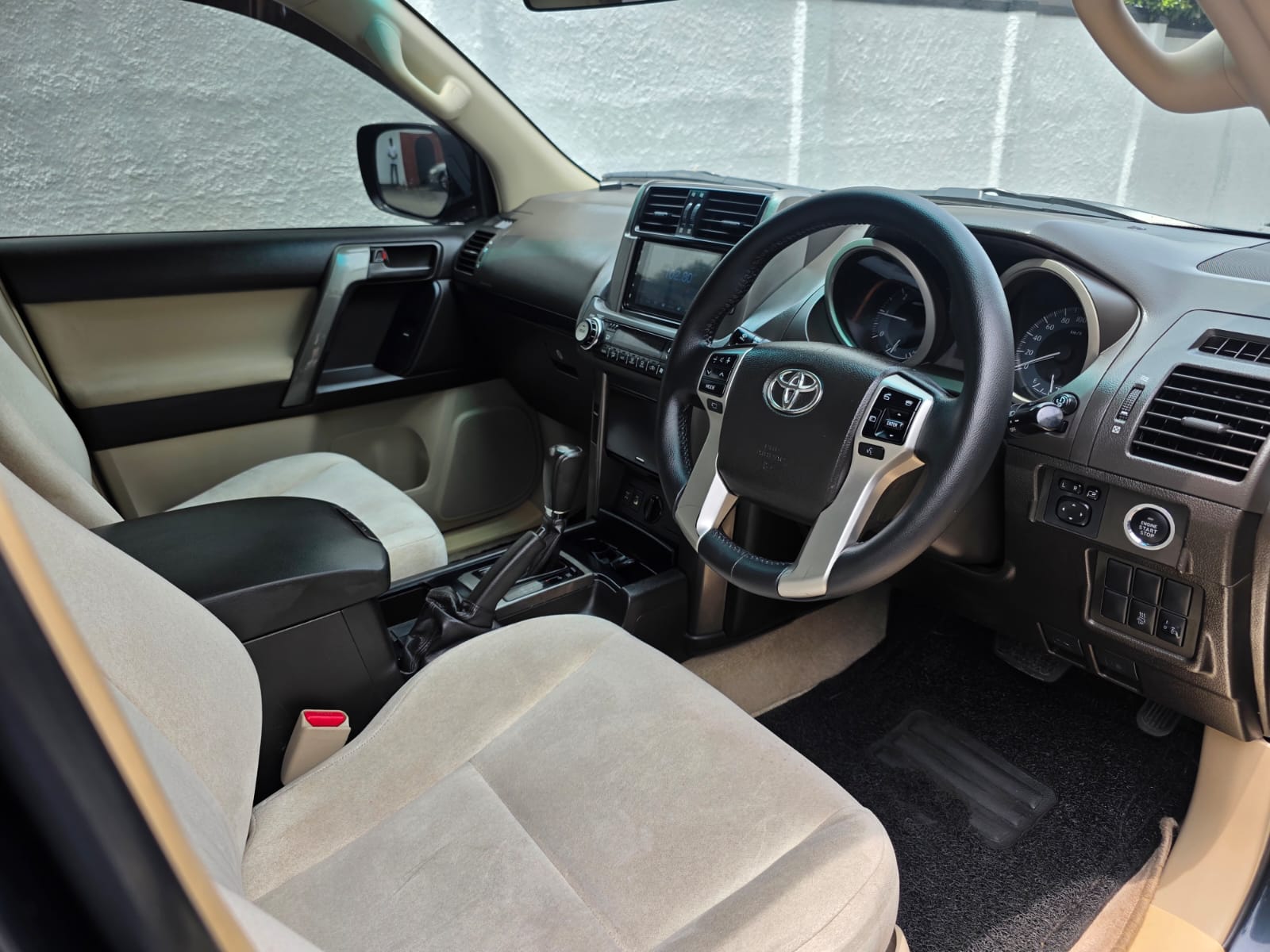 Toyota Land Cruiser Prado 2012 - Used SUV sale in Sri Lanka - patpat.lk