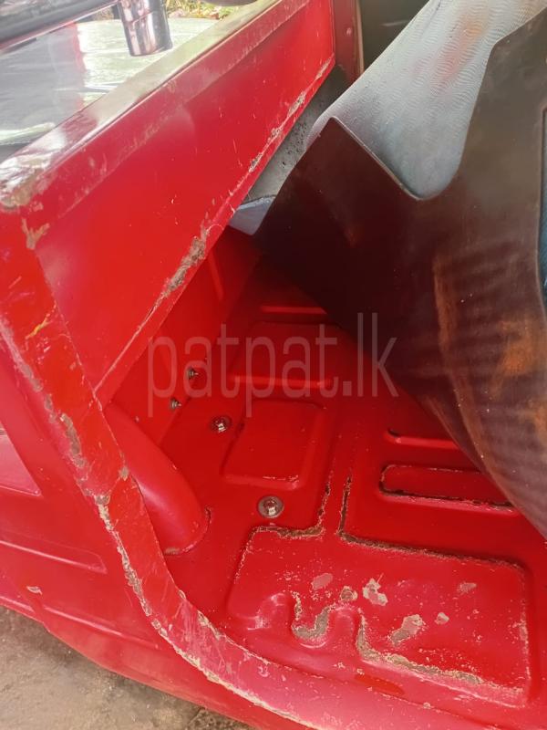 Bajaj 4 stroke 2015 - பயன்படுத்தப்பட்டது முச்சக்கர வண்டி sale in Sri Lanka - patpat.lk