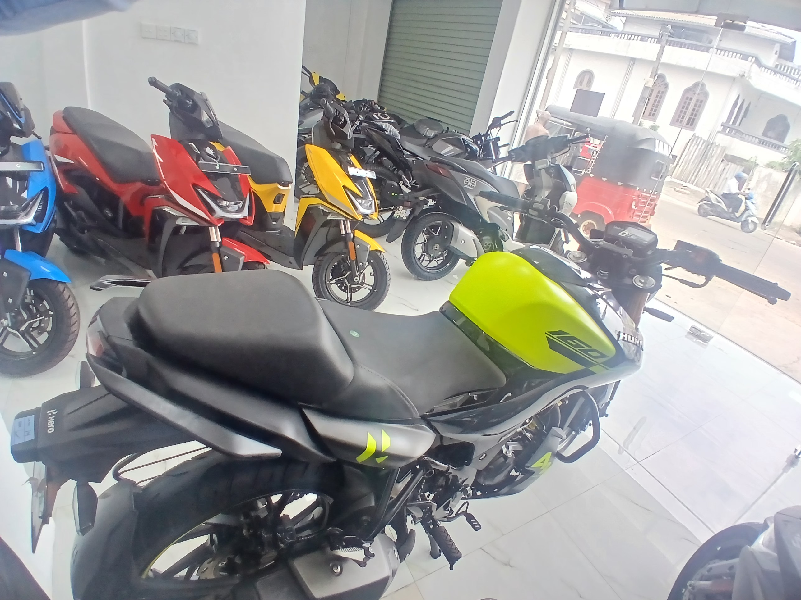 Hero Hunk 2025 - சான்றளிக்கப்பட்டது பைக் sale in Sri Lanka - patpat.lk