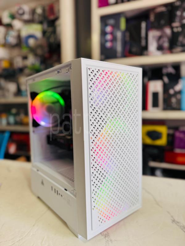 white gaming pc