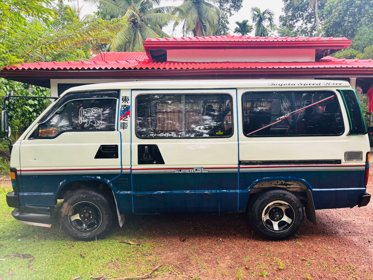 Toyota Hiace 1989 - பயன்படுத்தப்பட்டது வேன் sale in Sri Lanka - patpat.lk