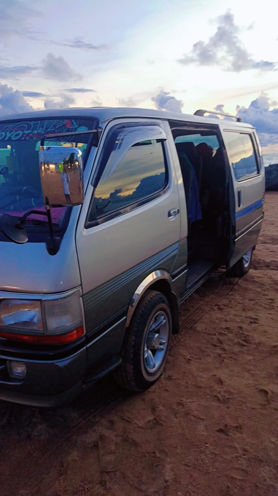 Toyota Hiace 2005 - Used Van sale in Sri Lanka - patpat.lk