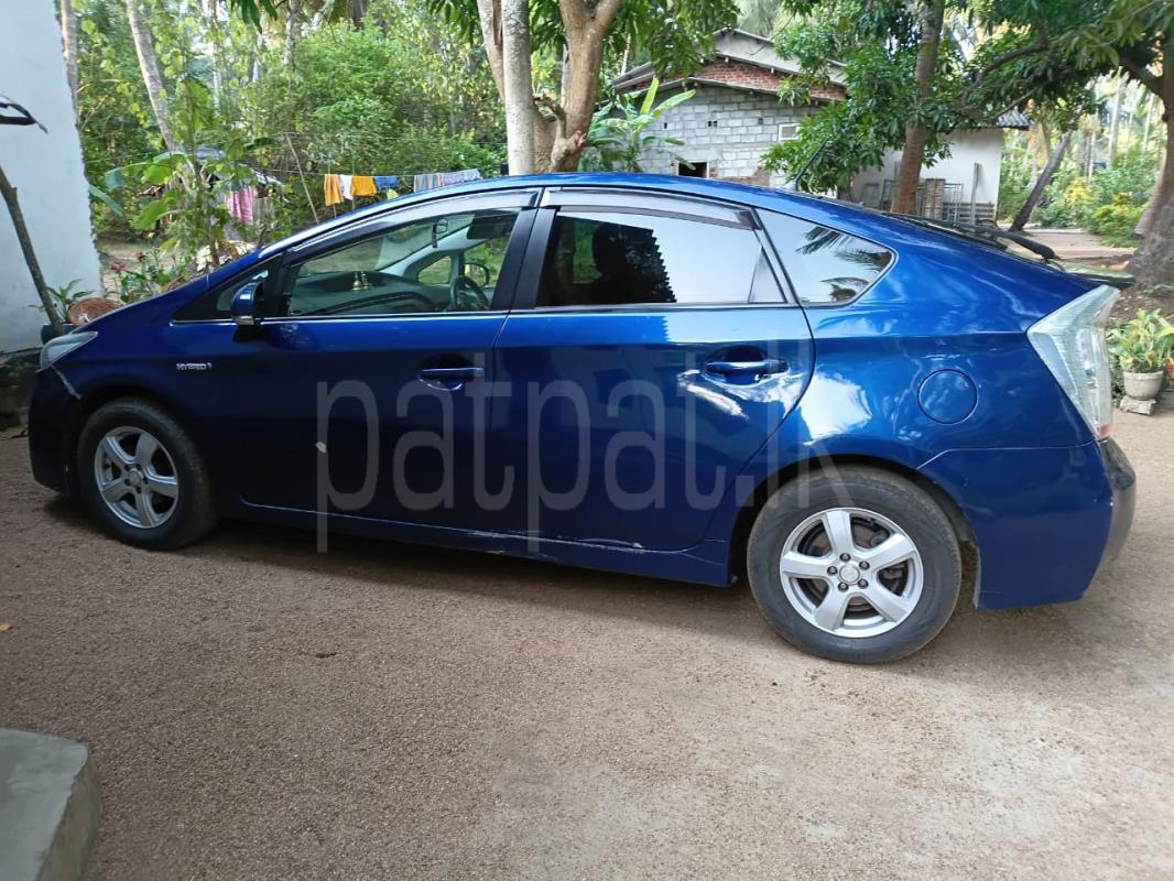 Toyota Prius 2011 - பயன்படுத்தப்பட்டது கார் sale in Sri Lanka - patpat.lk
