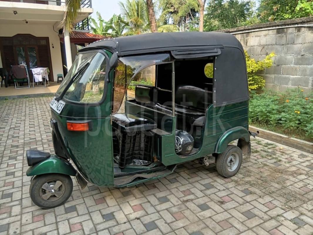 Bajaj Three Wheel 2000 - භාවිතා කරන ලද ත්‍රිරෝද රථය sale in Sri Lanka - patpat.lk