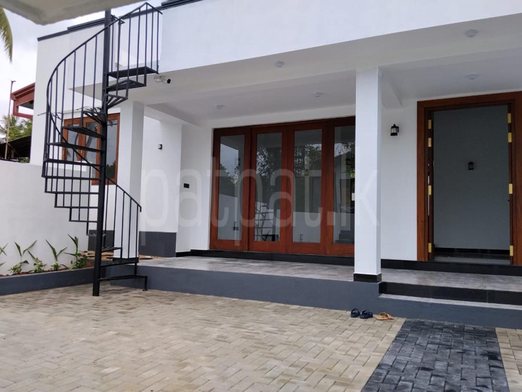 House for Sale in Athurugiriya