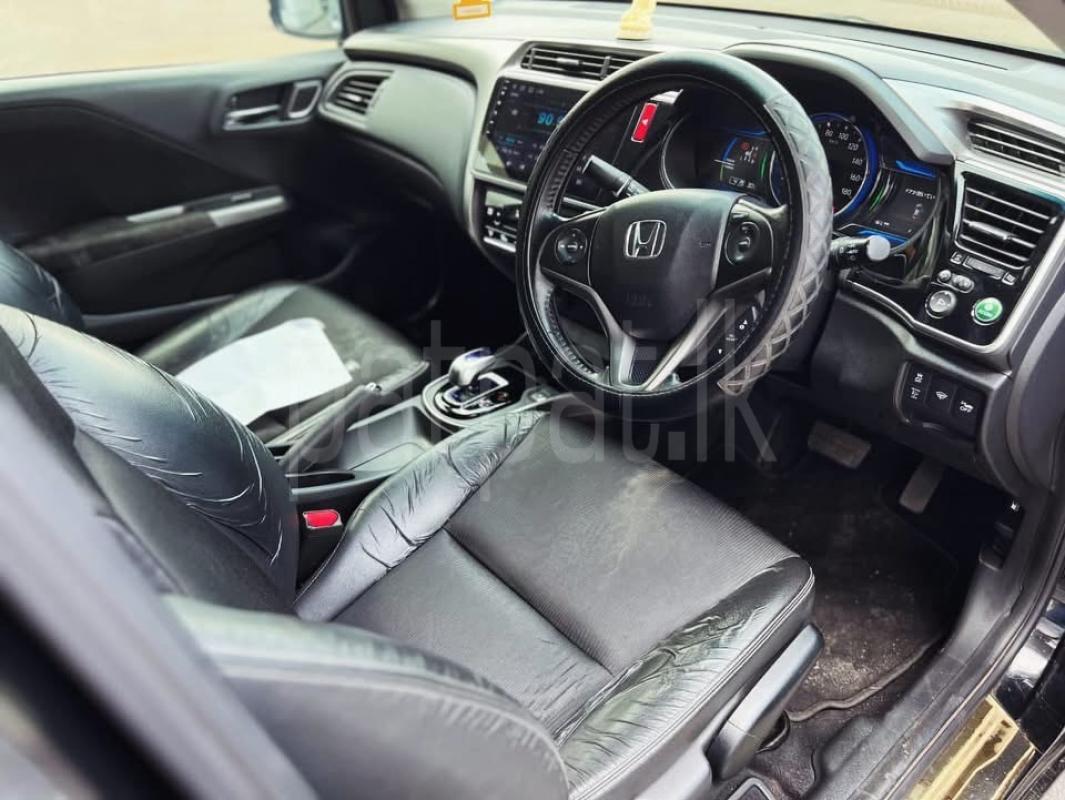 Honda Grace 2016 - பயன்படுத்தப்பட்டது கார் sale in Sri Lanka - patpat.lk