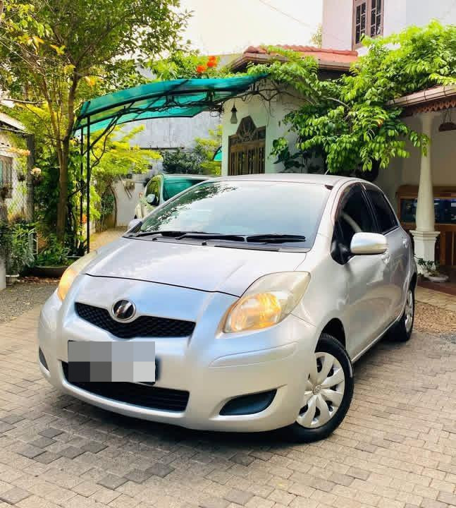 Toyota Vitz 2007 ads-image-1