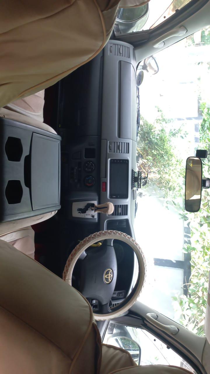 Toyota Hiace 2010 - භාවිතා කරන ලද වෑන් රථය sale in Sri Lanka - patpat.lk