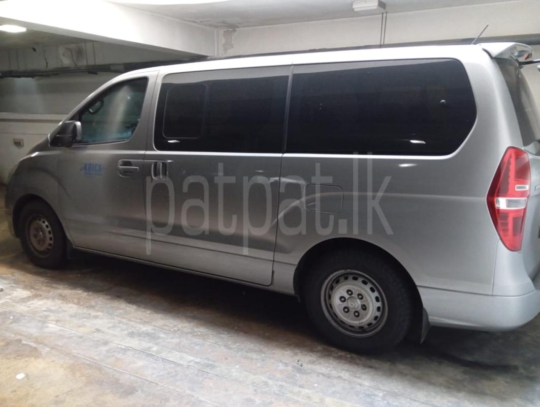 Hyundai Starex 2017 - பயன்படுத்தப்பட்டது வேன் sale in Sri Lanka - patpat.lk