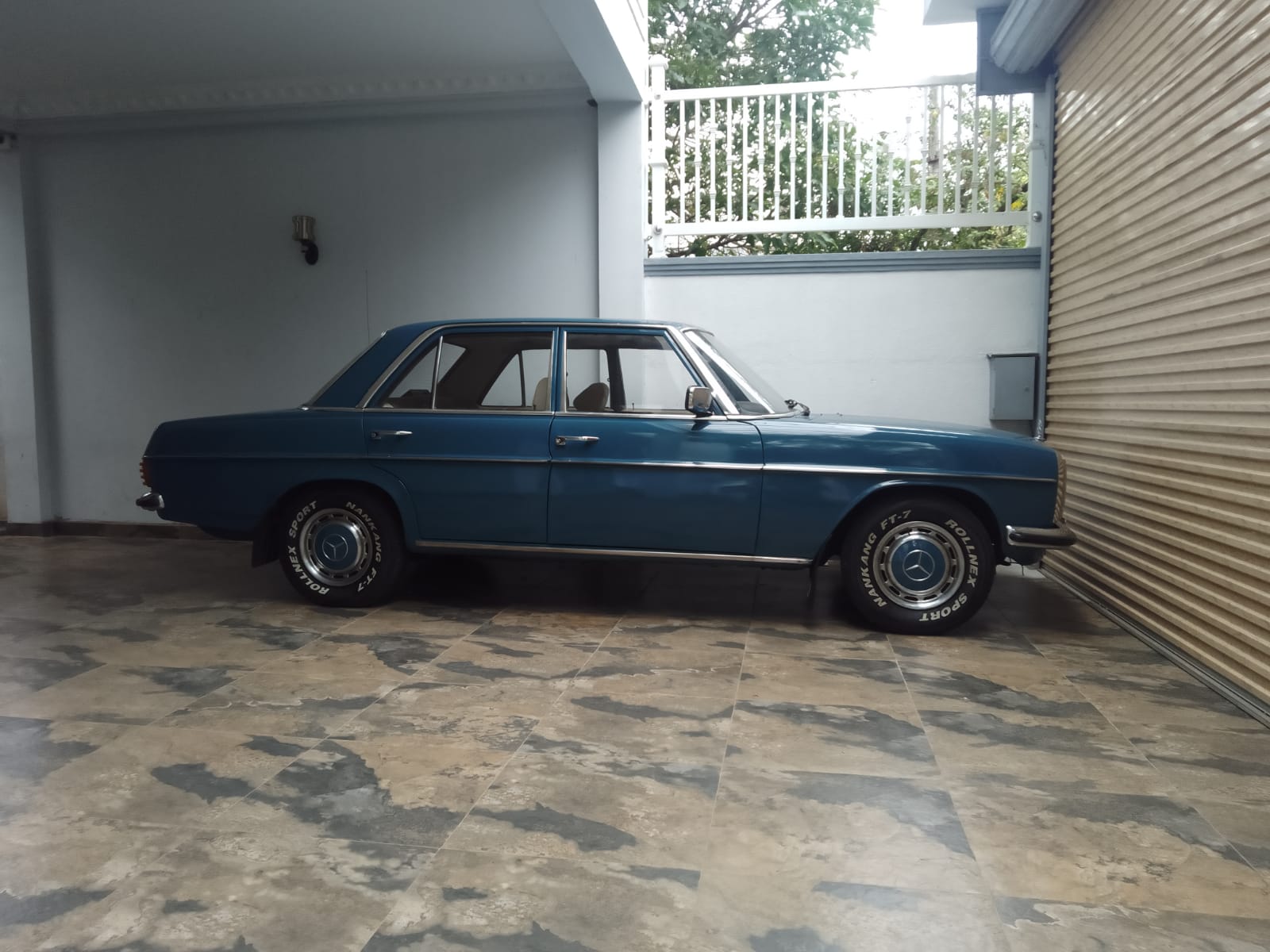 Mercedes Benz D Class 1972 - Used Car sale in Sri Lanka - patpat.lk