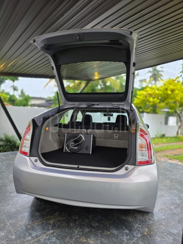 Toyota Prius 2014 - பயன்படுத்தப்பட்டது கார் sale in Sri Lanka - patpat.lk