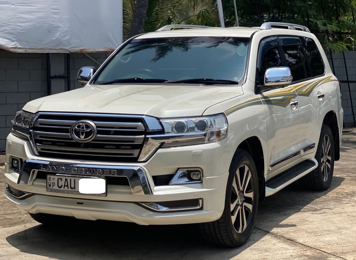 Toyota Land Cruiser 2015 - பயன்படுத்தப்பட்டது SUV sale in Sri Lanka - patpat.lk