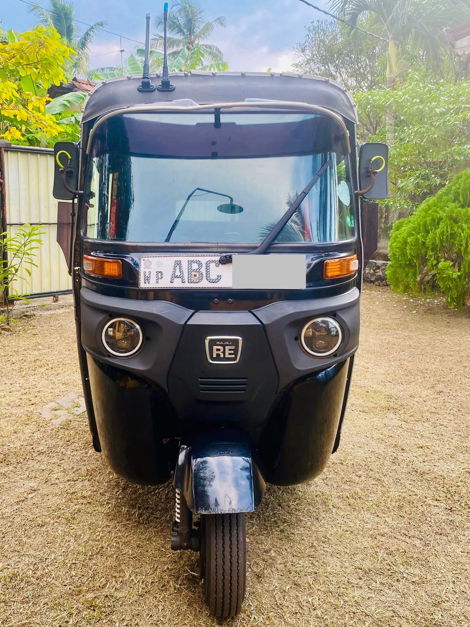 Bajaj Three Wheel 2015 - Used Three wheeler sale in Sri Lanka - patpat.lk