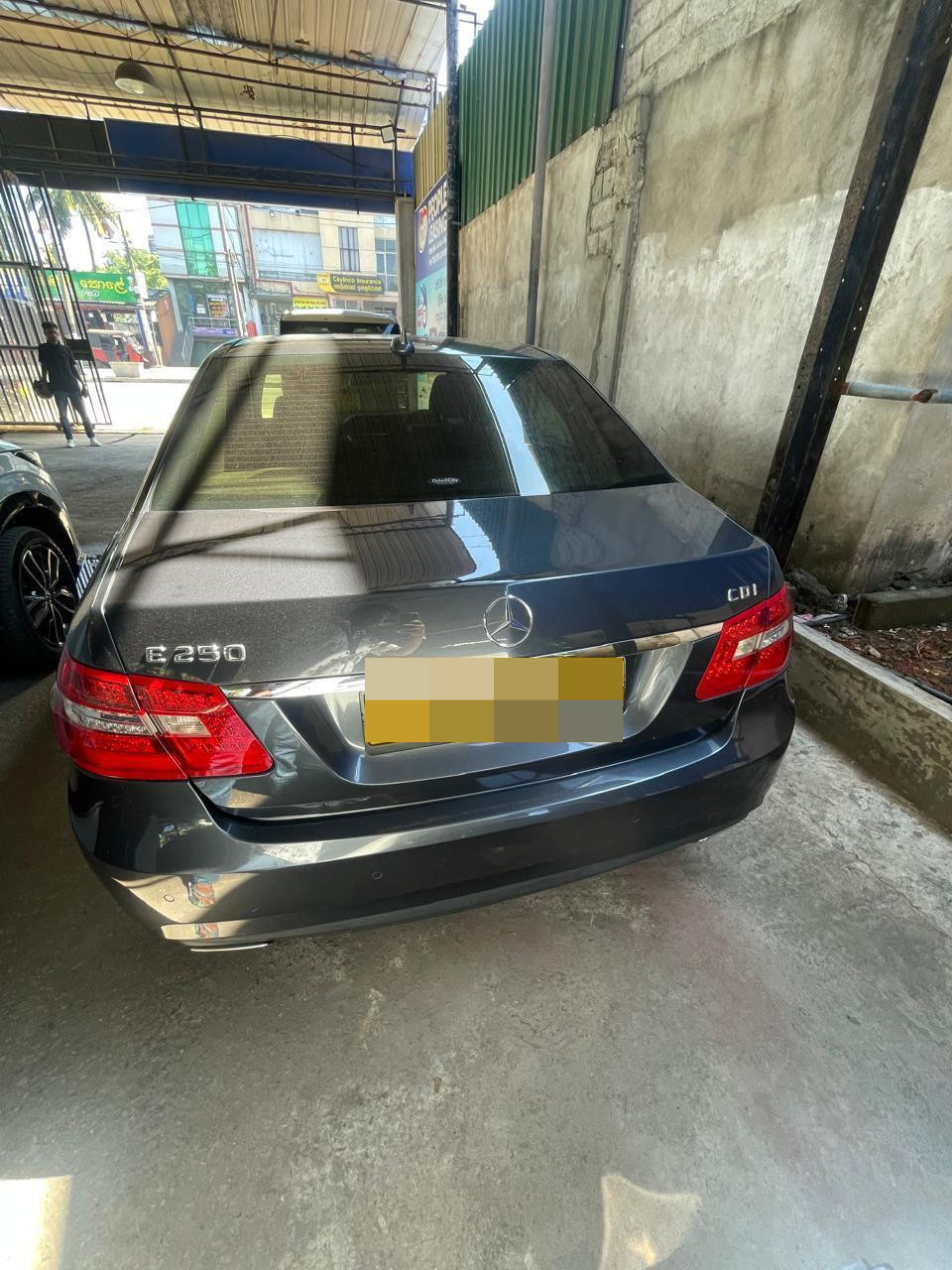 Mercedes Benz E250 2012 - பயன்படுத்தப்பட்டது கார் sale in Sri Lanka - patpat.lk