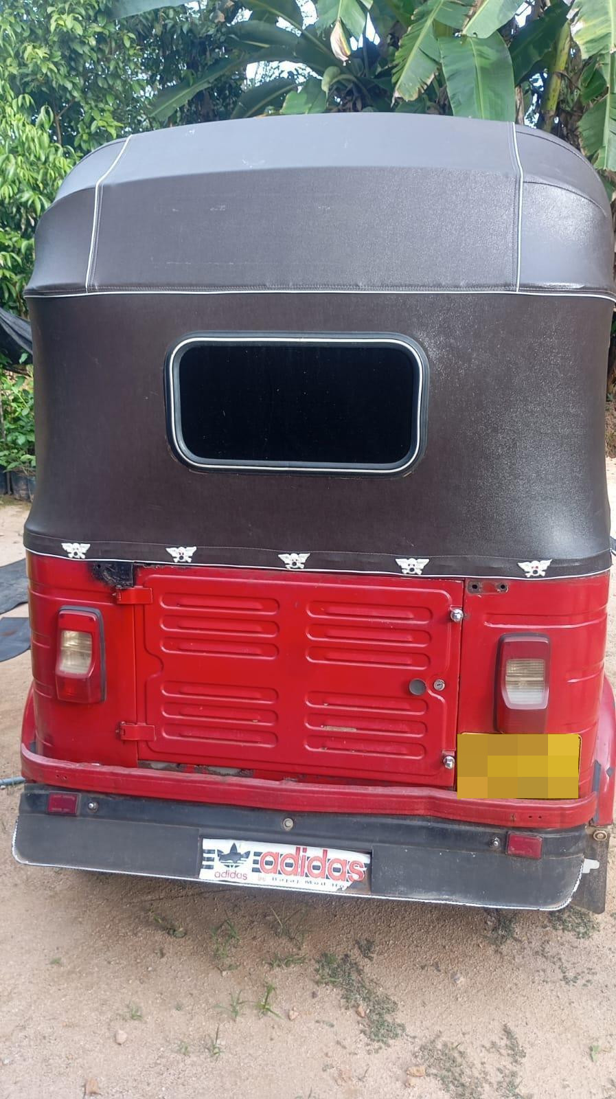 Bajaj Three Wheel 2011 - பயன்படுத்தப்பட்டது முச்சக்கர வண்டி sale in Sri Lanka - patpat.lk