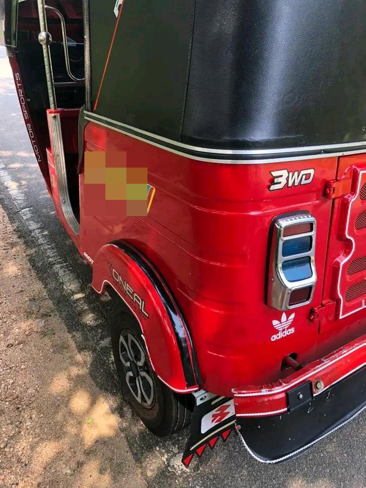 Bajaj Three Wheel 2015 - භාවිතා කරන ලද ත්‍රිරෝද රථය sale in Sri Lanka - patpat.lk