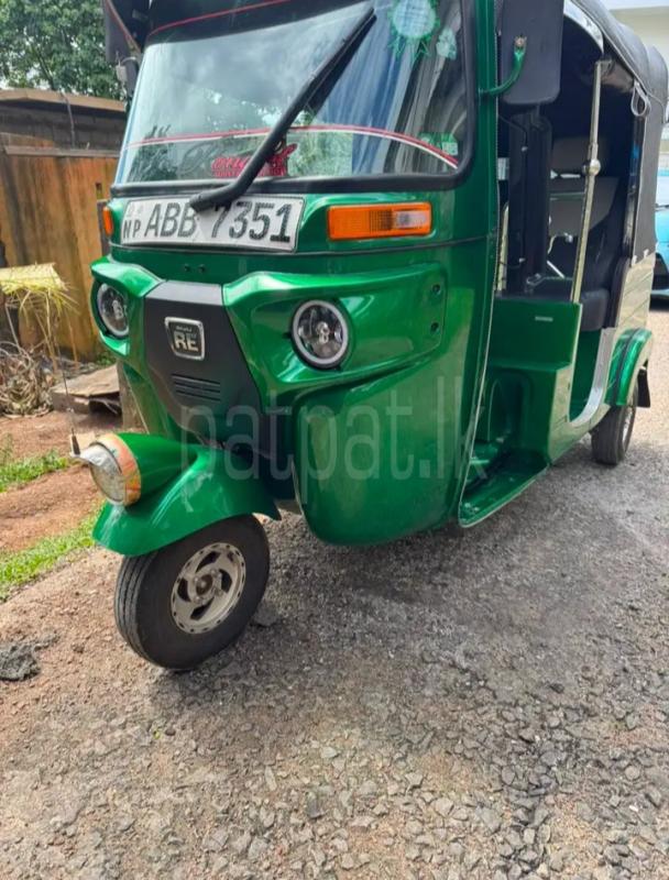 Bajaj Three Wheel 2015 - பயன்படுத்தப்பட்டது முச்சக்கர வண்டி sale in Sri Lanka - patpat.lk