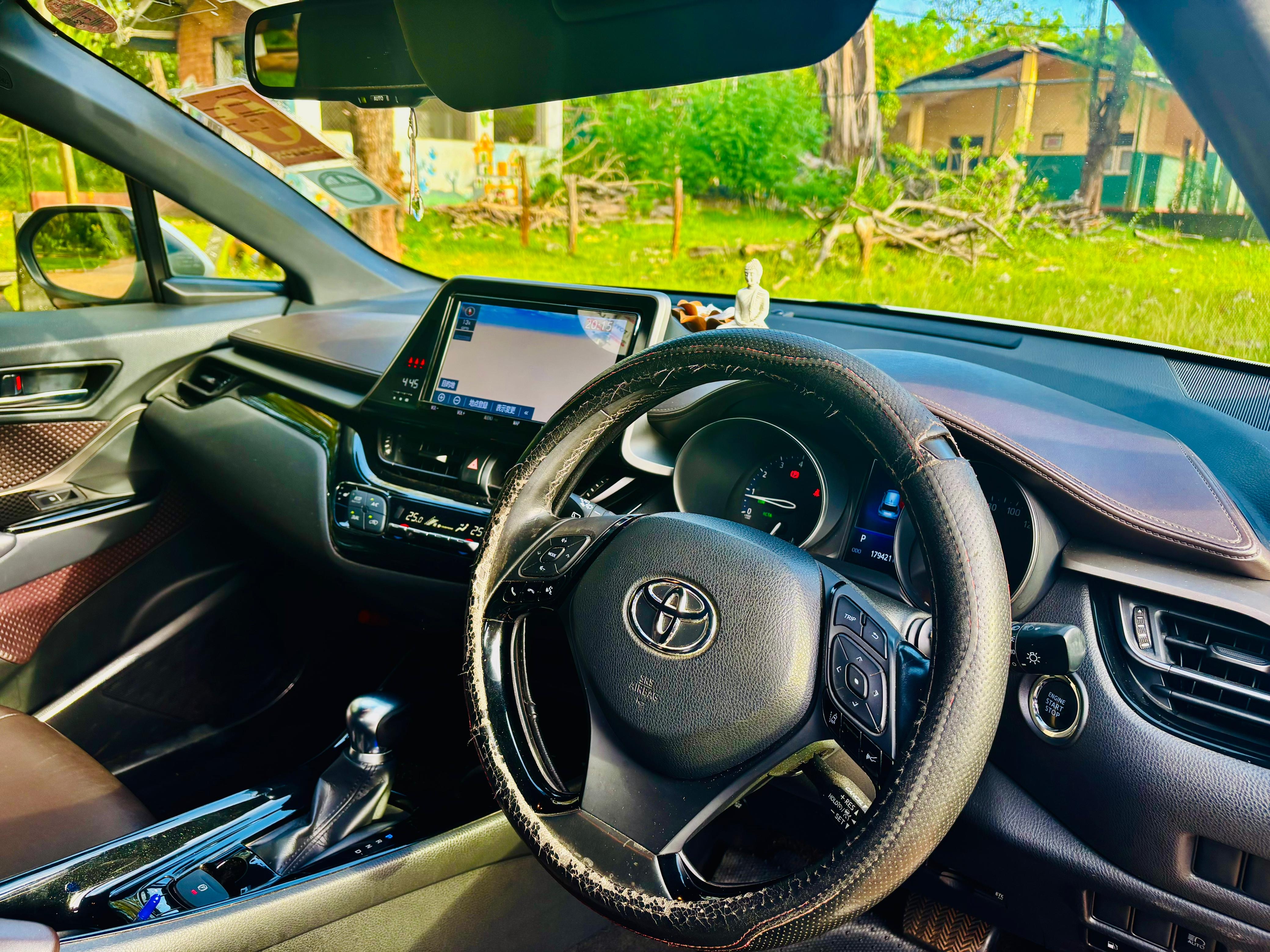 Toyota CHR 2019 - பயன்படுத்தப்பட்டது SUV sale in Sri Lanka - patpat.lk