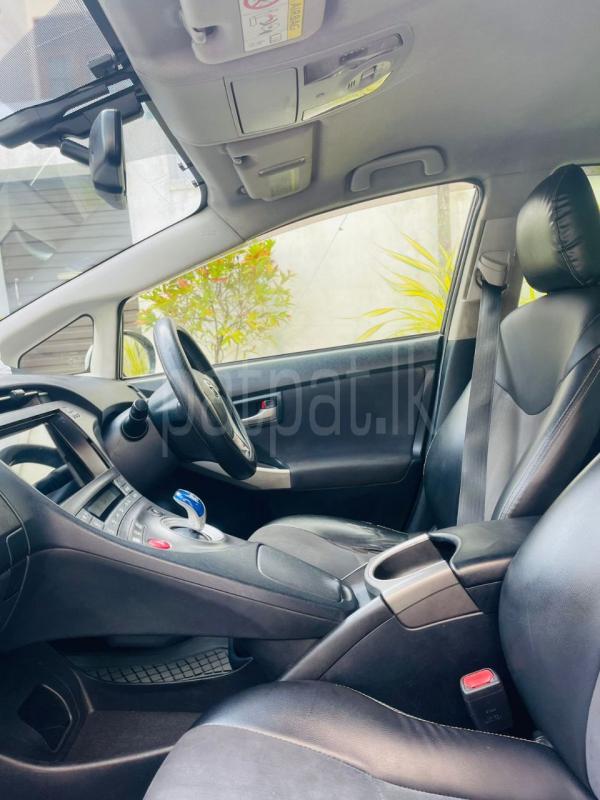 Toyota Prius 2013 - பயன்படுத்தப்பட்டது கார் sale in Sri Lanka - patpat.lk