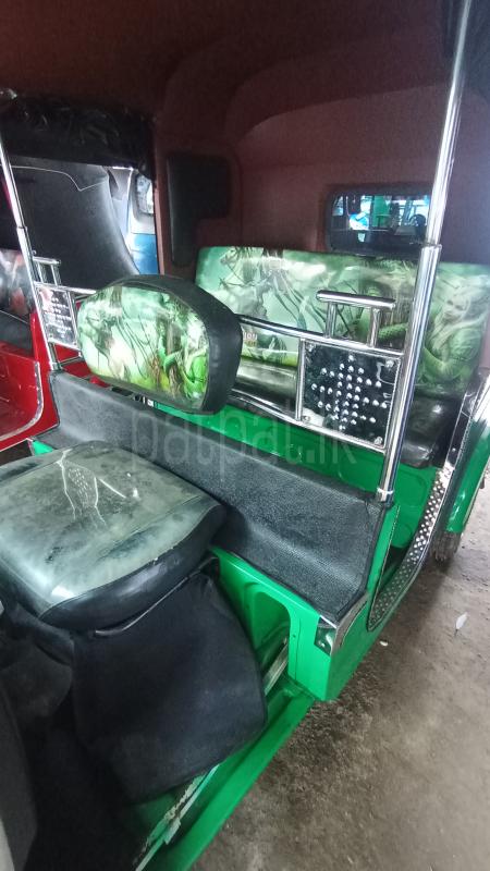 Bajaj Three Wheel 2015 - பயன்படுத்தப்பட்டது முச்சக்கர வண்டி sale in Sri Lanka - patpat.lk