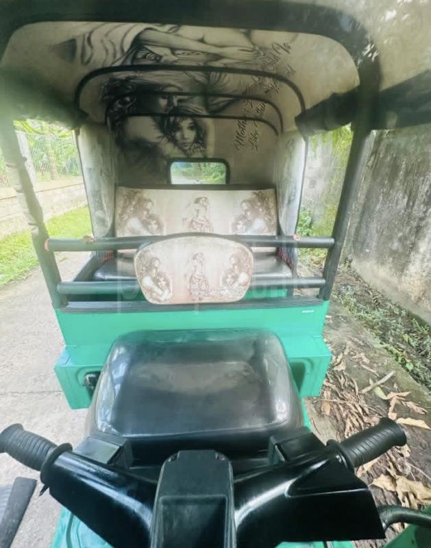Bajaj 4 stroke 2016 - மறுசீரமைக்கப்பட்டது முச்சக்கர வண்டி sale in Sri Lanka - patpat.lk