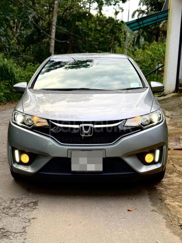 Honda Fit 2017 - பயன்படுத்தப்பட்டது கார் sale in Sri Lanka - patpat.lk