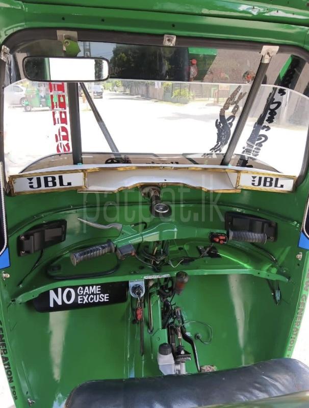 Bajaj 2 stroke 2006 - பயன்படுத்தப்பட்டது முச்சக்கர வண்டி sale in Sri Lanka - patpat.lk
