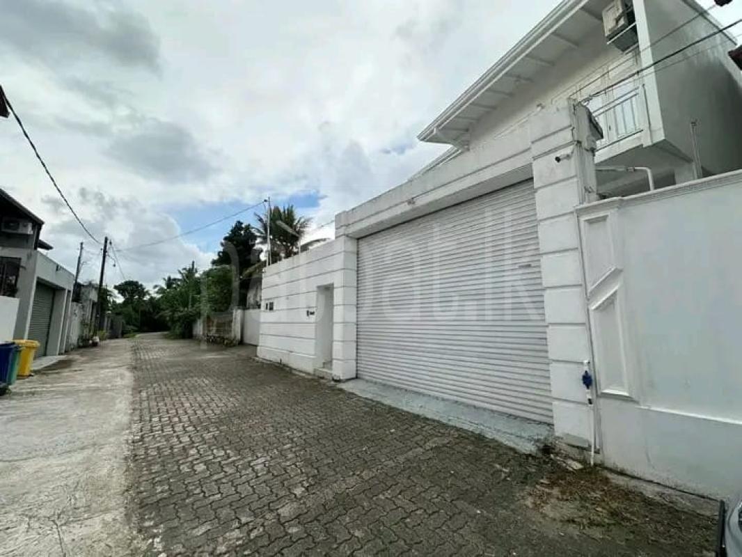 Advertisement image 6