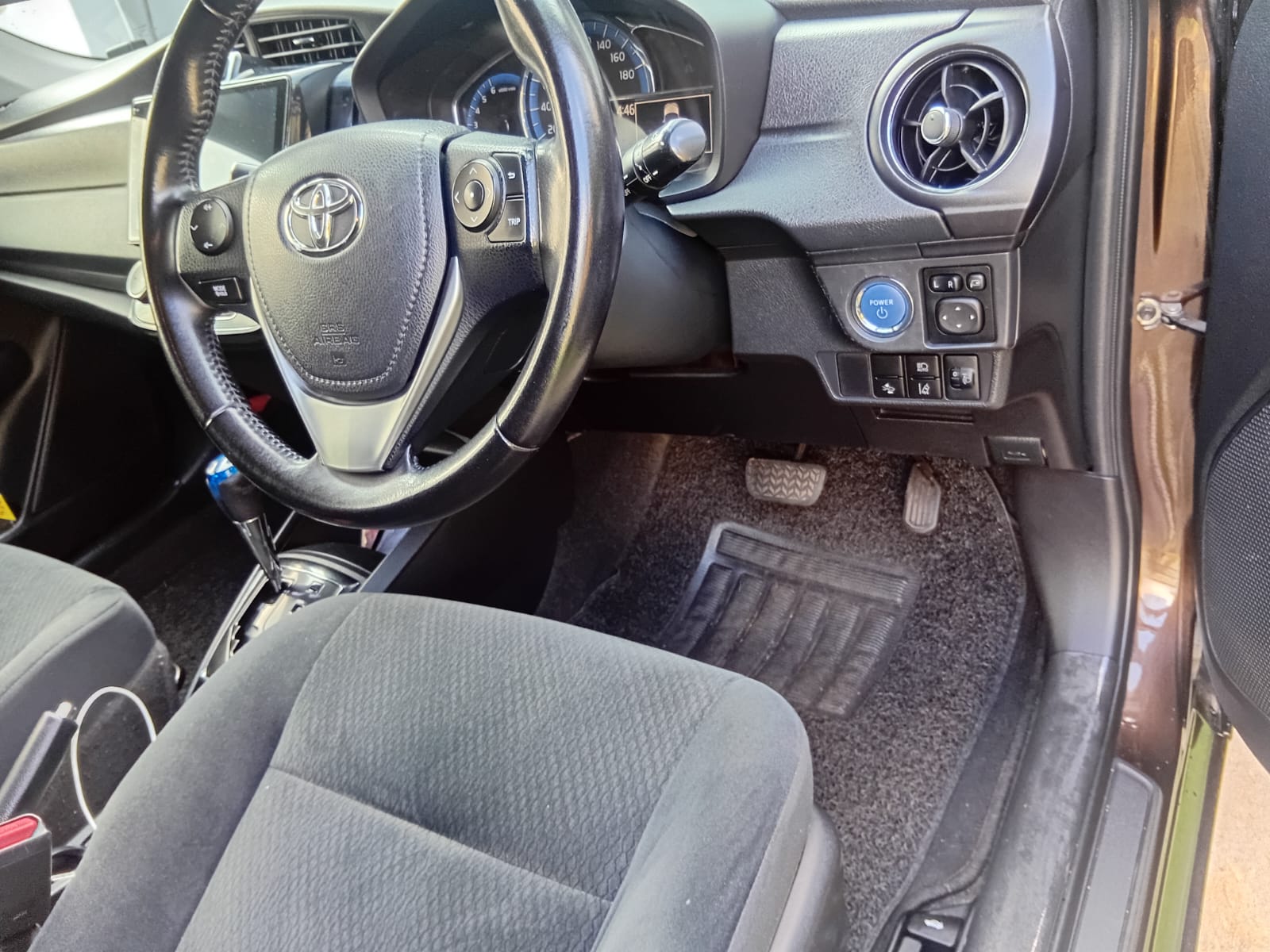 Toyota Axio 2015 - භාවිතා කරන ලද කාර් sale in Sri Lanka - patpat.lk