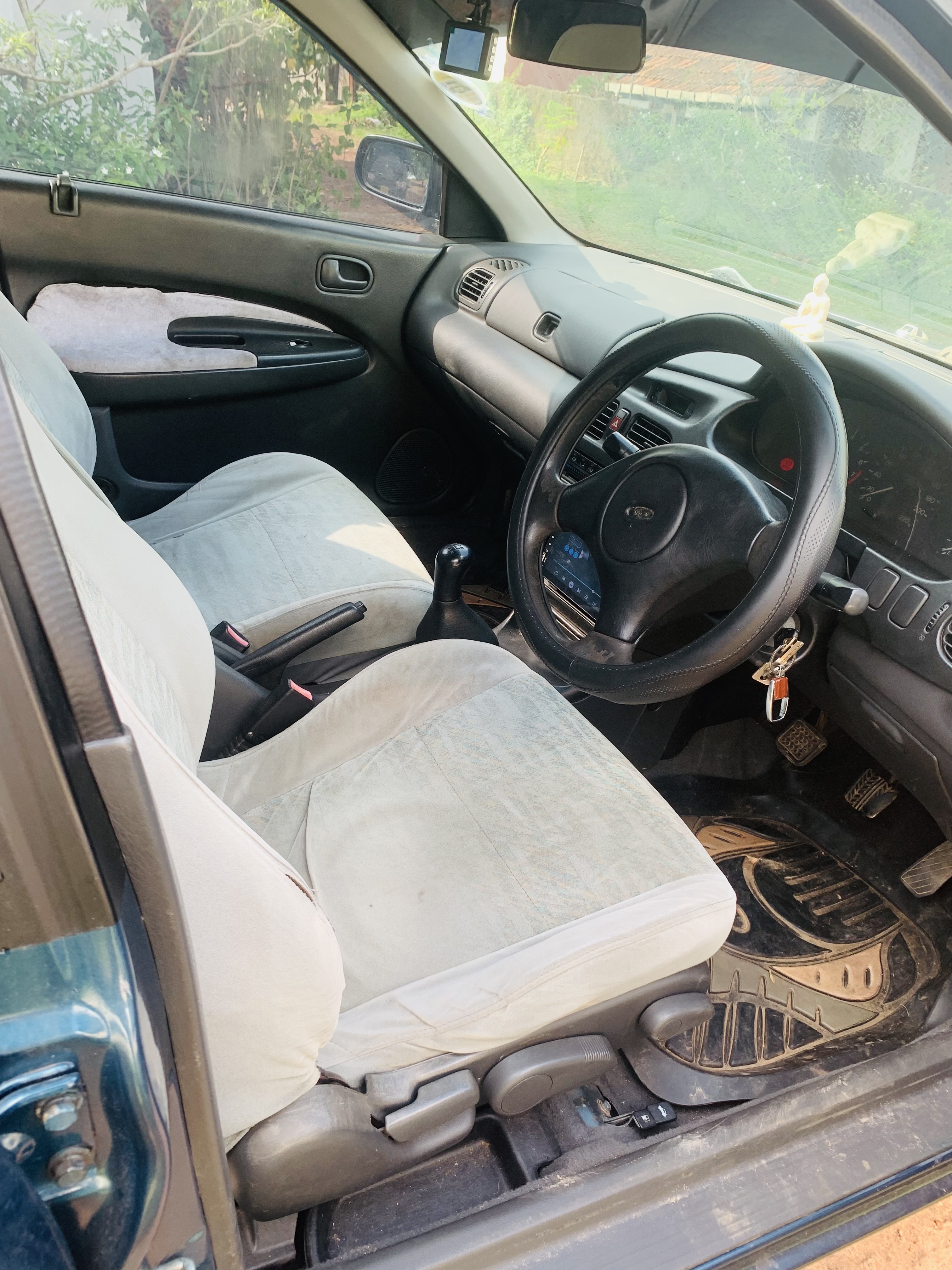 Ford Laser 1998 - பயன்படுத்தப்பட்டது கார் sale in Sri Lanka - patpat.lk