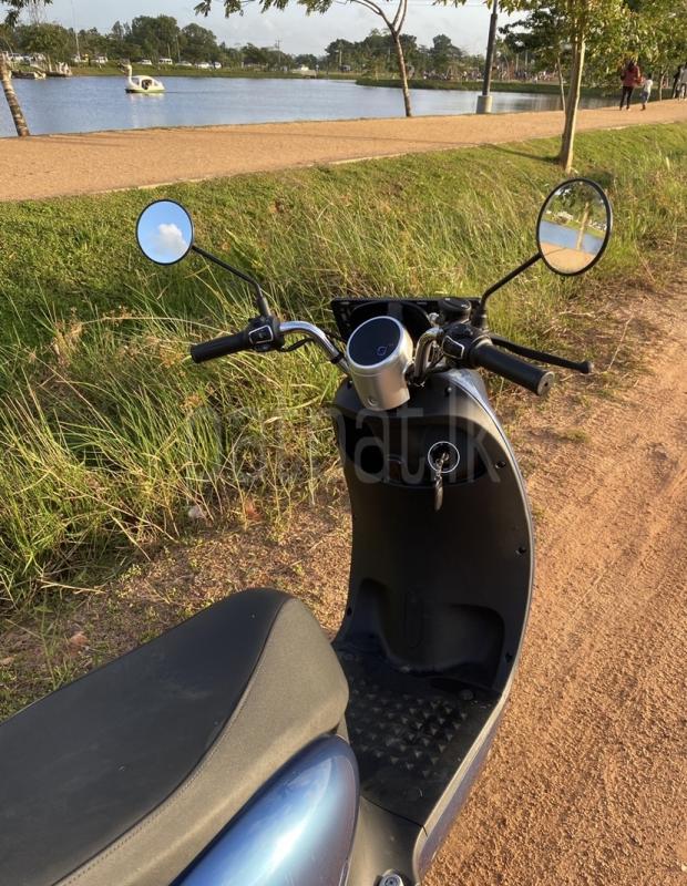 Yadea M6 2024 - பயன்படுத்தப்பட்டது பைக் sale in Sri Lanka - patpat.lk