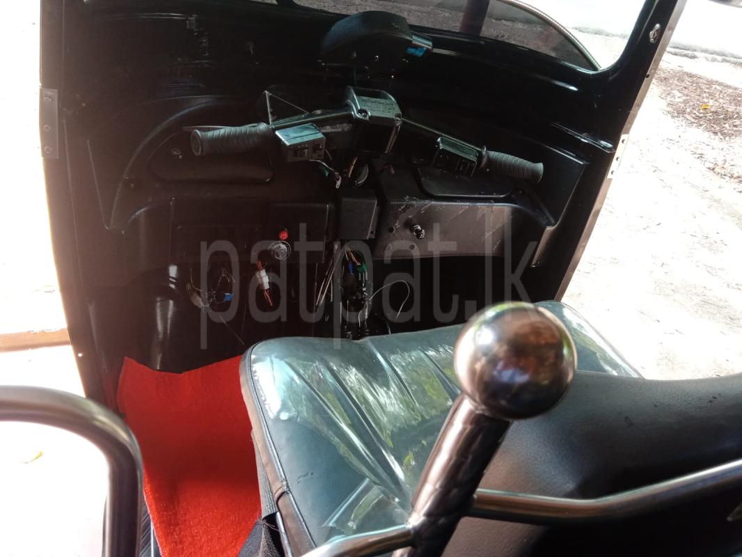 Bajaj Three Wheel 2011 - பயன்படுத்தப்பட்டது முச்சக்கர வண்டி sale in Sri Lanka - patpat.lk
