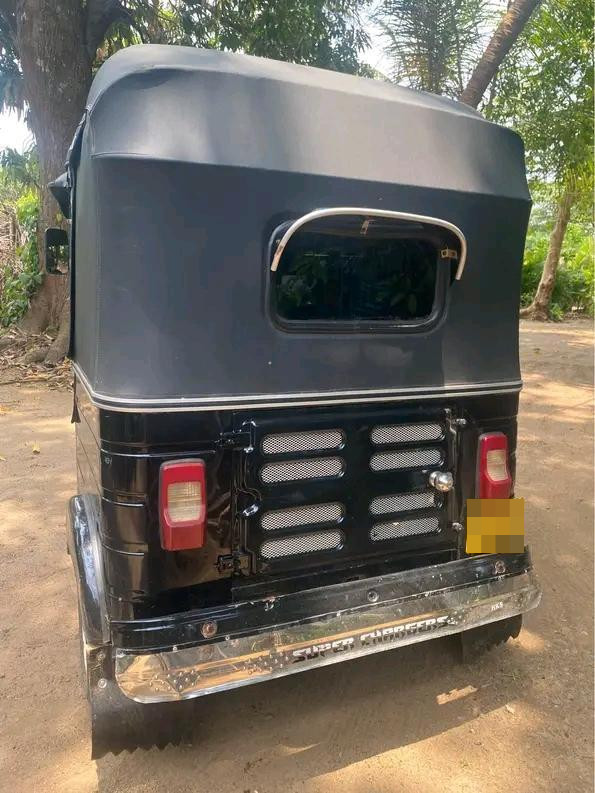 Bajaj Three Wheel 2014 - භාවිතා කරන ලද ත්‍රිරෝද රථය sale in Sri Lanka - patpat.lk