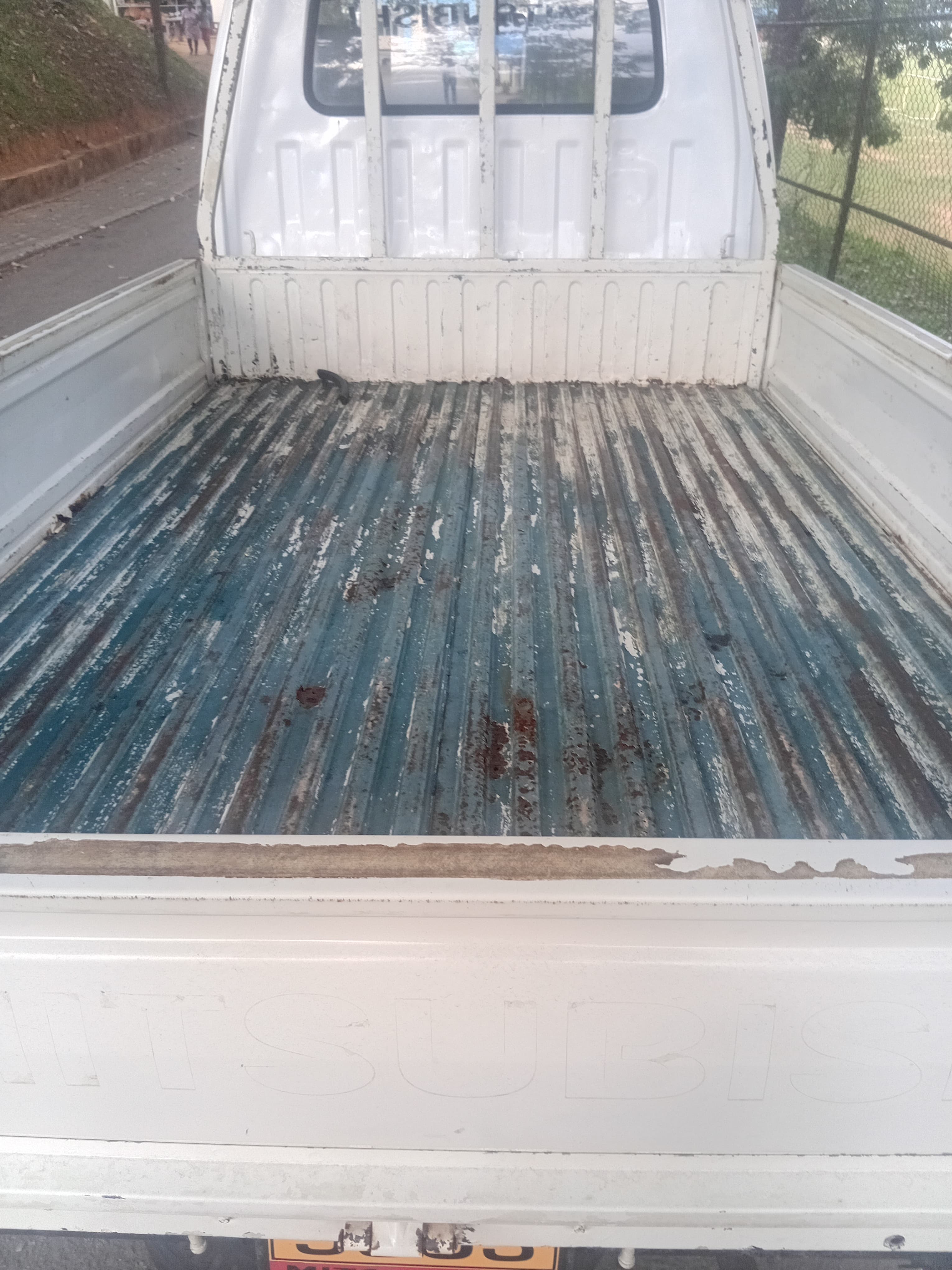 Mitsubishi L300 1985 - Used Truck sale in Sri Lanka - patpat.lk