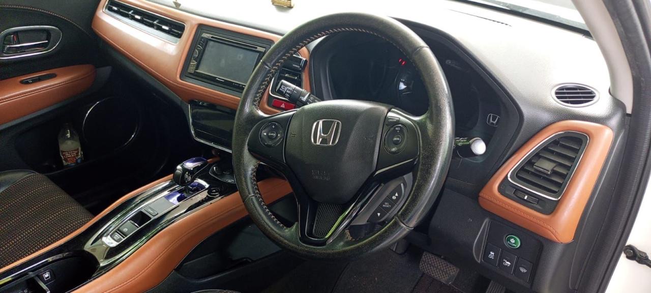 Honda Vezel 2014 - பயன்படுத்தப்பட்டது SUV sale in Sri Lanka - patpat.lk
