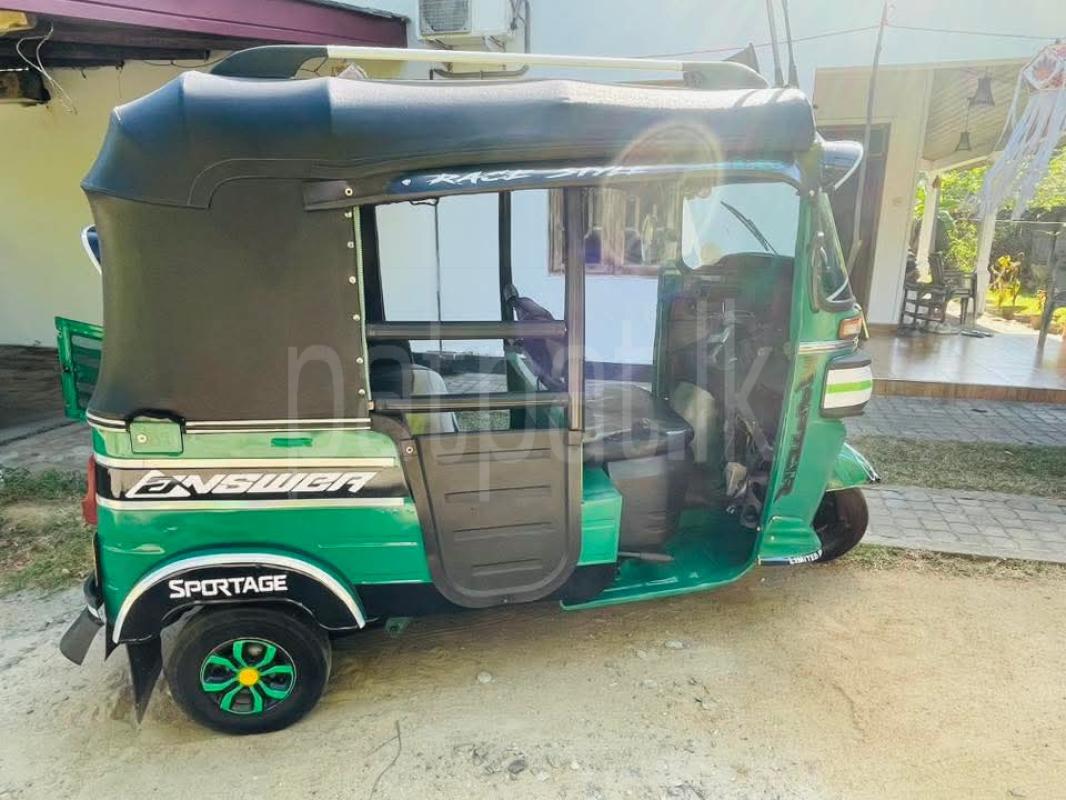 Bajaj 4 stroke 2017 - மறுசீரமைக்கப்பட்டது முச்சக்கர வண்டி sale in Sri Lanka - patpat.lk