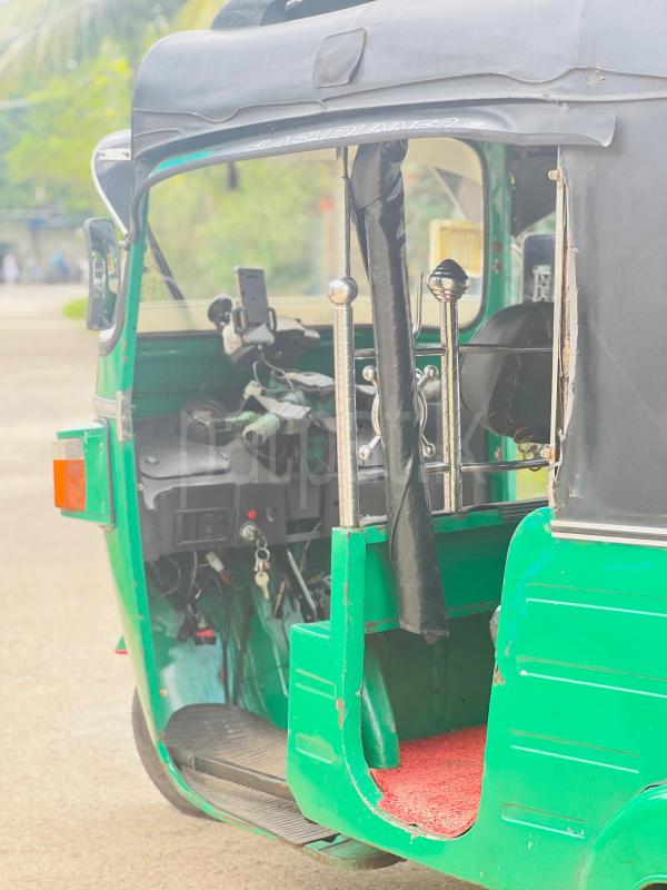 Bajaj 4 stroke 2011 - භාවිතා කරන ලද ත්‍රිරෝද රථය sale in Sri Lanka - patpat.lk
