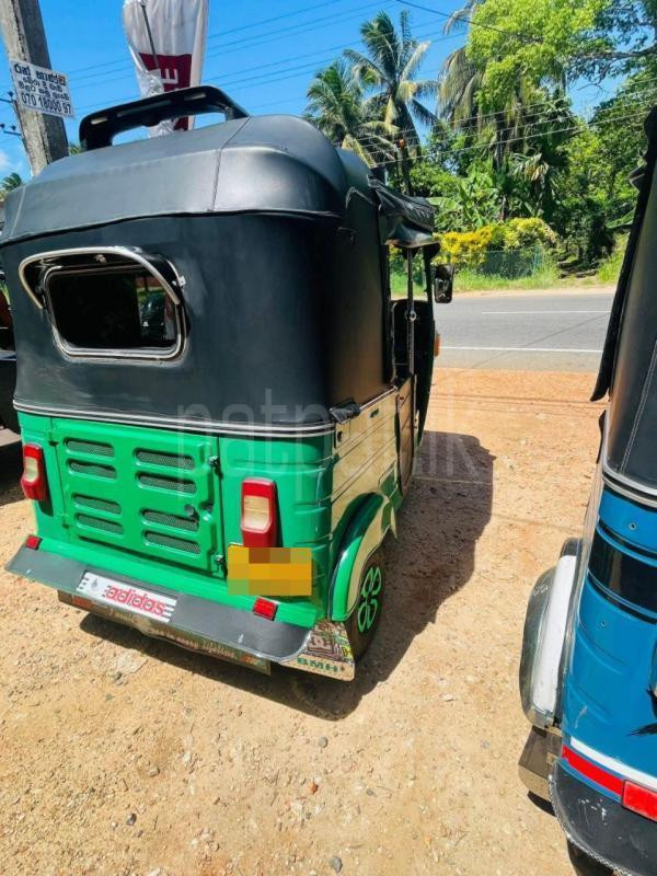 Bajaj Three Wheel 2011 - மறுசீரமைக்கப்பட்டது முச்சக்கர வண்டி sale in Sri Lanka - patpat.lk