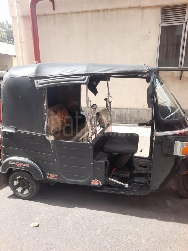 Bajaj Three Wheel 2011 - பயன்படுத்தப்பட்டது முச்சக்கர வண்டி sale in Sri Lanka - patpat.lk