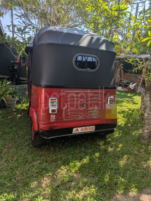 Bajaj Three Wheel 2015 - பயன்படுத்தப்பட்டது முச்சக்கர வண்டி sale in Sri Lanka - patpat.lk