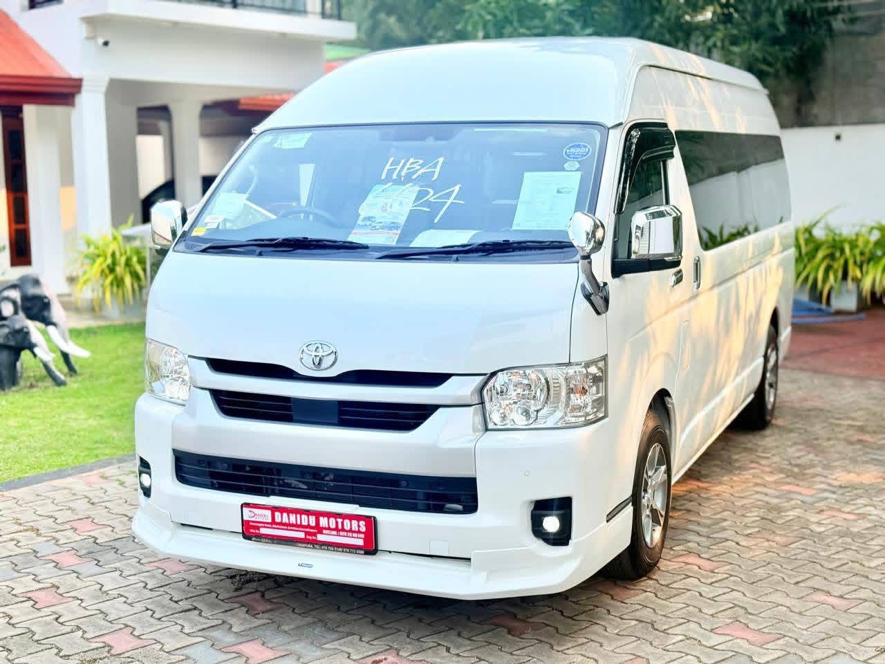 Toyota Hiace 2024 - சான்றளிக்கப்பட்டது வேன் sale in Sri Lanka - patpat.lk