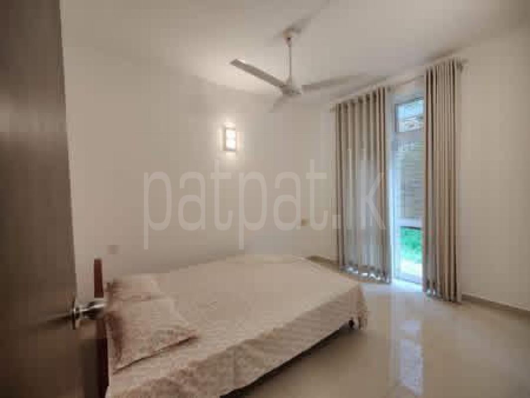 House for Sale in Talawatugoda