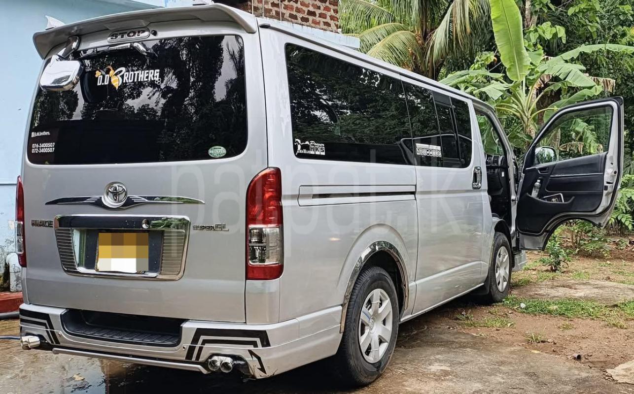 Toyota Hiace 2016 - மறுசீரமைக்கப்பட்டது வேன் sale in Sri Lanka - patpat.lk