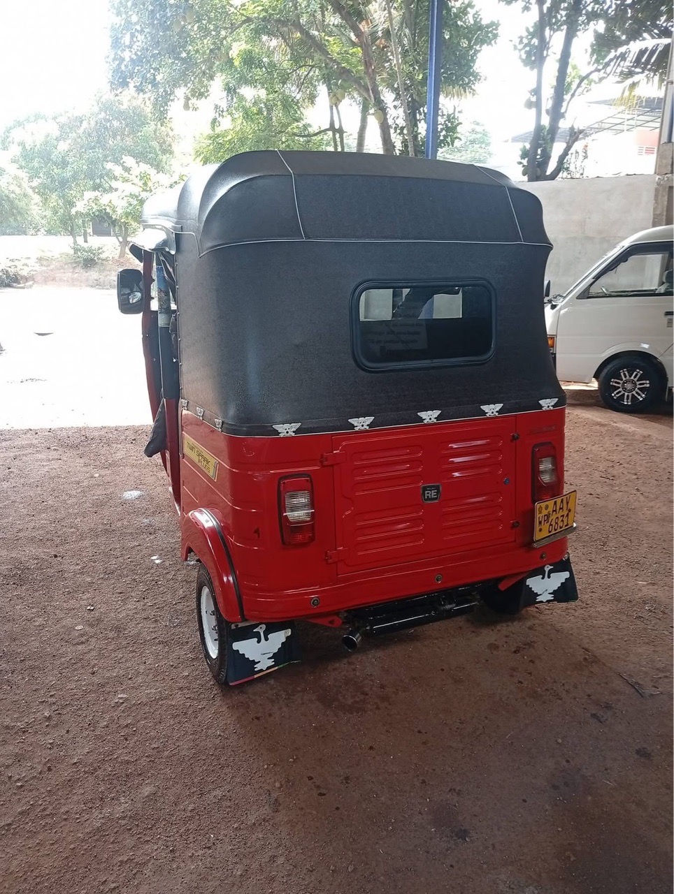Bajaj Three Wheel 2015 - பயன்படுத்தப்பட்டது முச்சக்கர வண்டி sale in Sri Lanka - patpat.lk